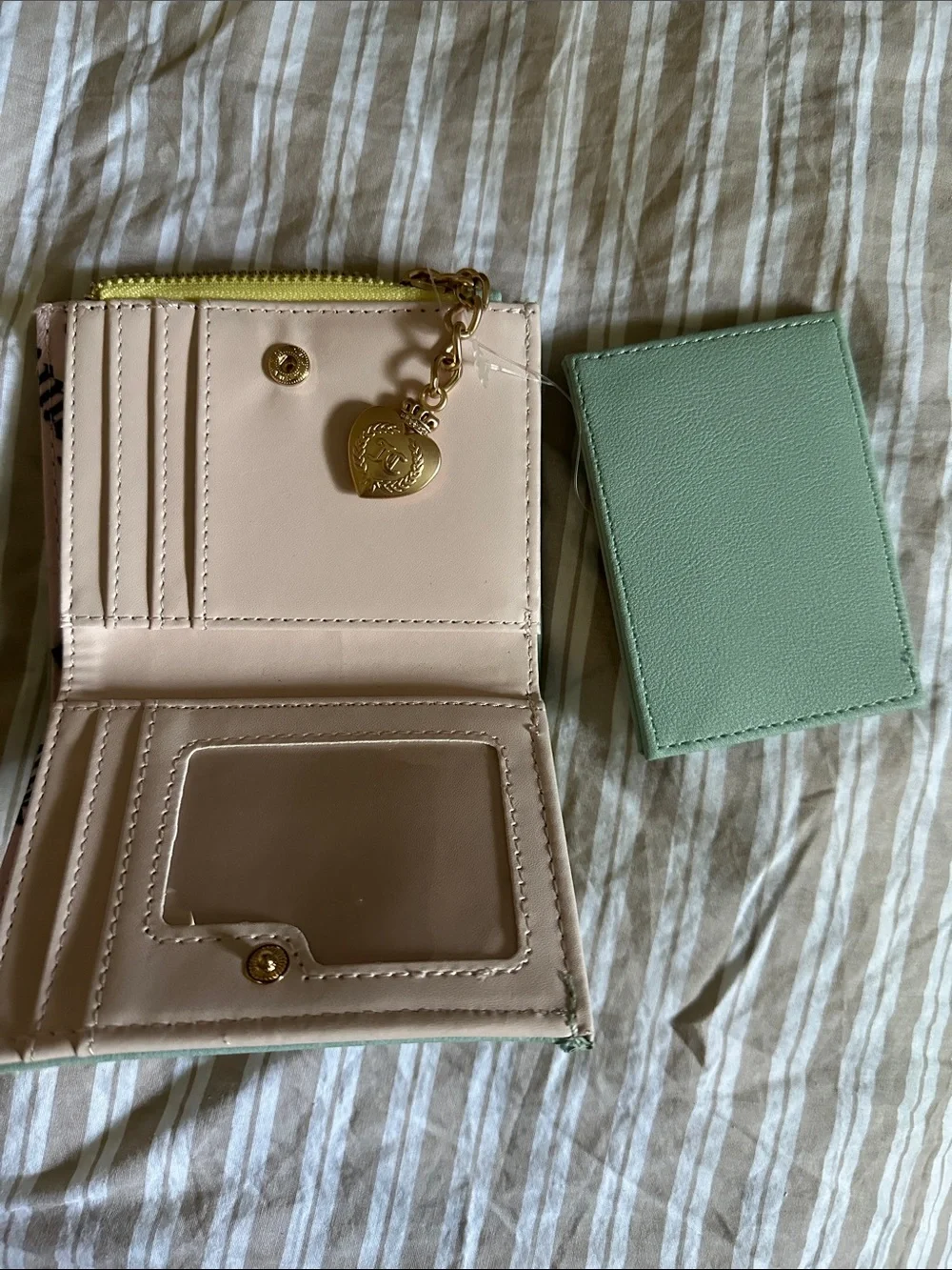 Juicy Couture compact card